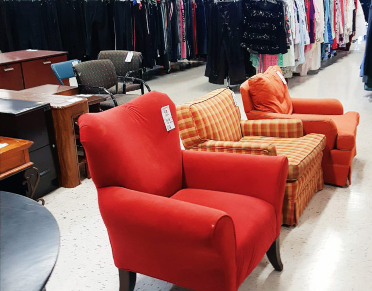 20 Best Thrift Store Tips - Shopping Guide