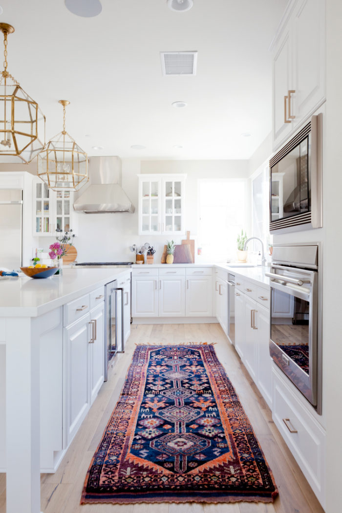 Vintage rugs in nice kitchens.  Sweet home, Design de casa, Carpete cozinha