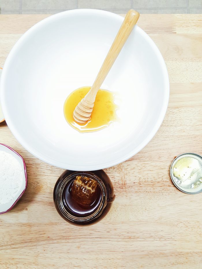 HOW TO CURE A COUGH – DIY HONEY WRAP